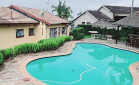 Mzilikazi Guesthouse & Tours image