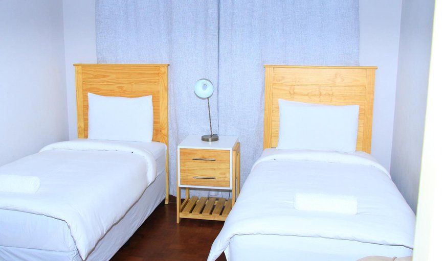 Standard Twin Room: Bed