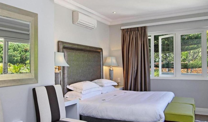 Luxury King Room/Camps Bay View: Bed