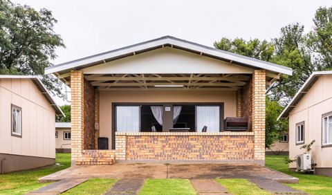 4 Sleeper  Cottage: Room Exterior