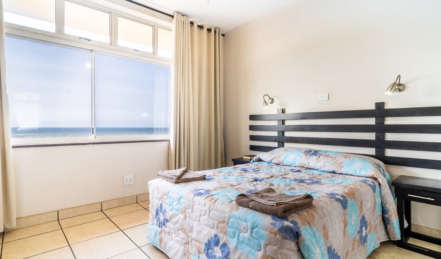 4 Sleeper Flat (1 BR BTH+SHR, sea view): Bedroom