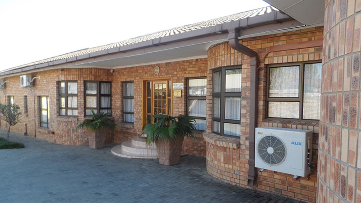 Phumlani Lodge in Vryheid — Best Price Guaranteed